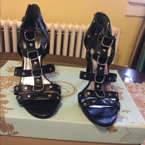 Jessica Simpson - Spencer - Picture 1 of 3